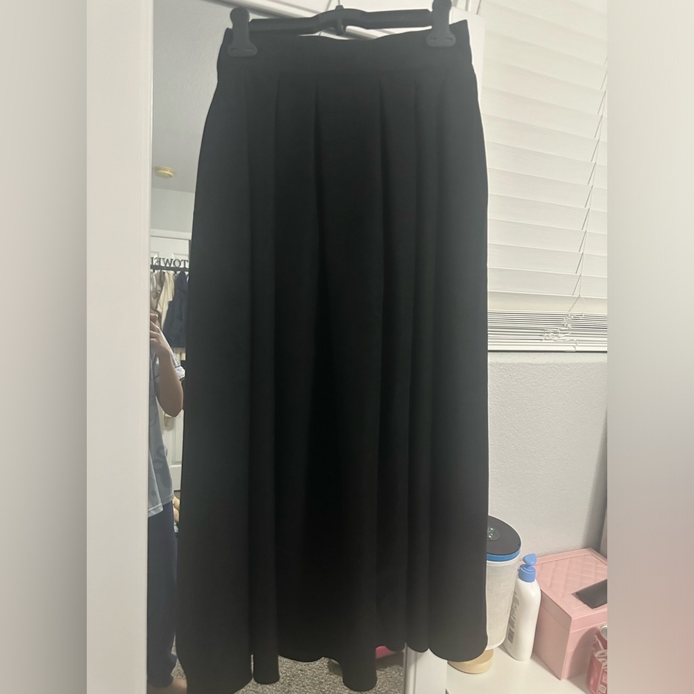 Korean black long skirt